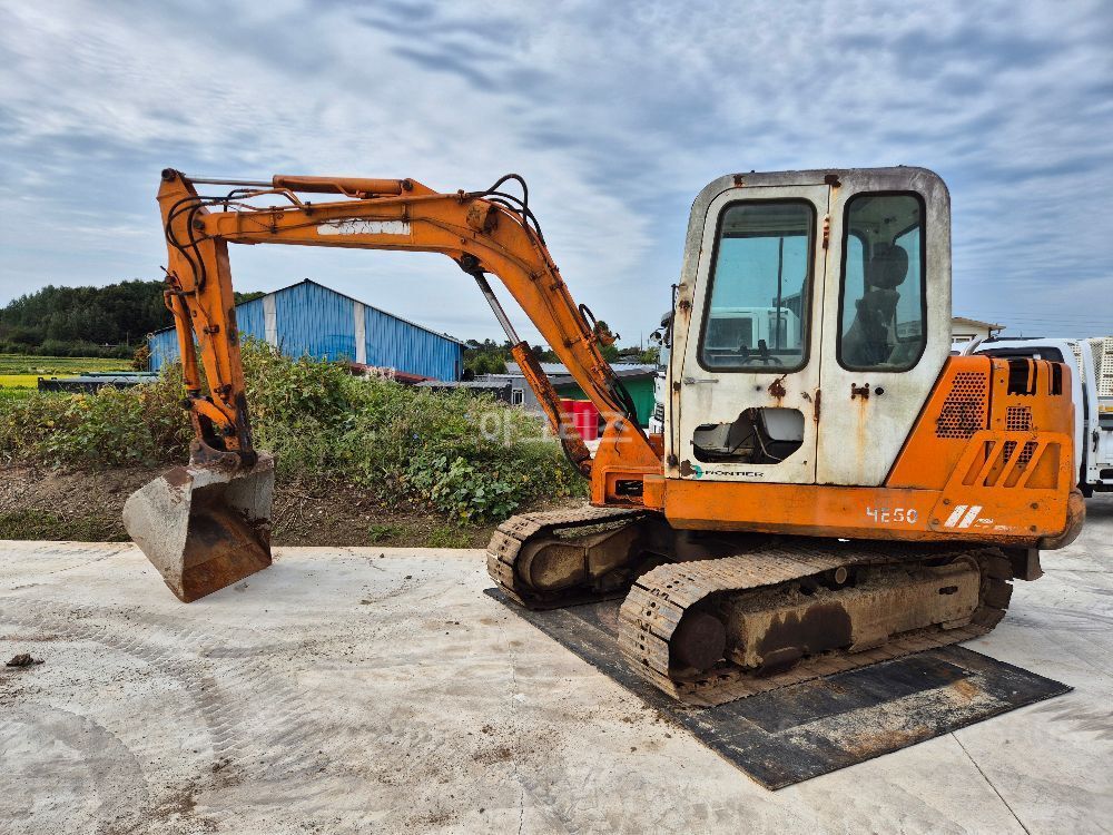  Excavator 한라 (5톤) 뒤우측면