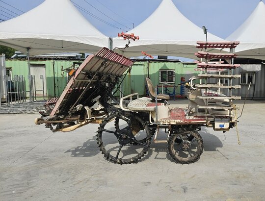 Yanmar Rice transplanter VP8D (8Rows)