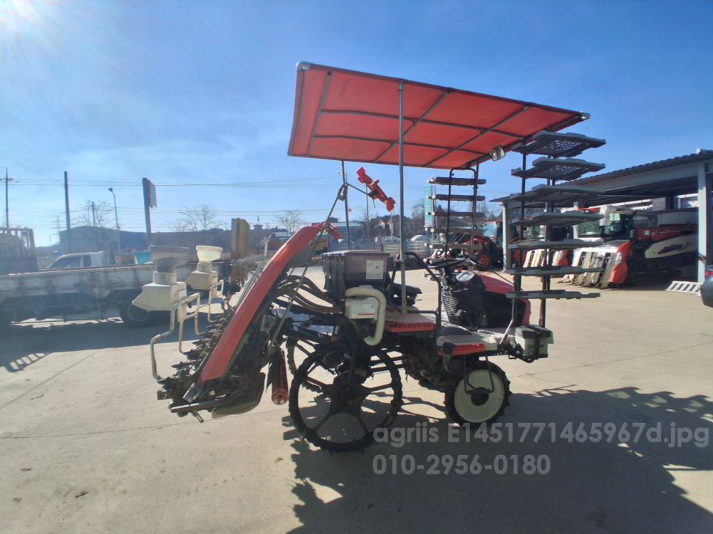 구보다 이앙기 KNW8SF (8조식) 뒤우측면