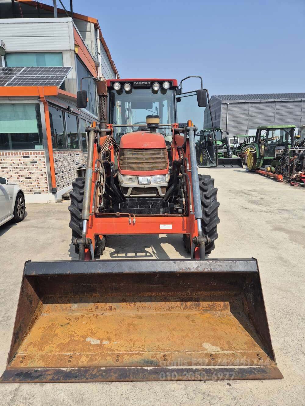 얀마 트랙터 FK895 (95마력) 뒤우측면