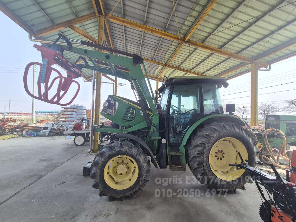 JohnDeere Tractor 5820 (88hp) 뒤우측면