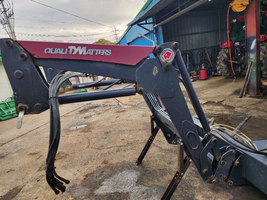 Loader HIT400L  앞좌측면