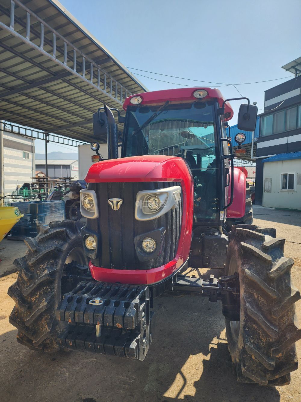 TYM Tractor T110 (111.5hp) 뒤우측면