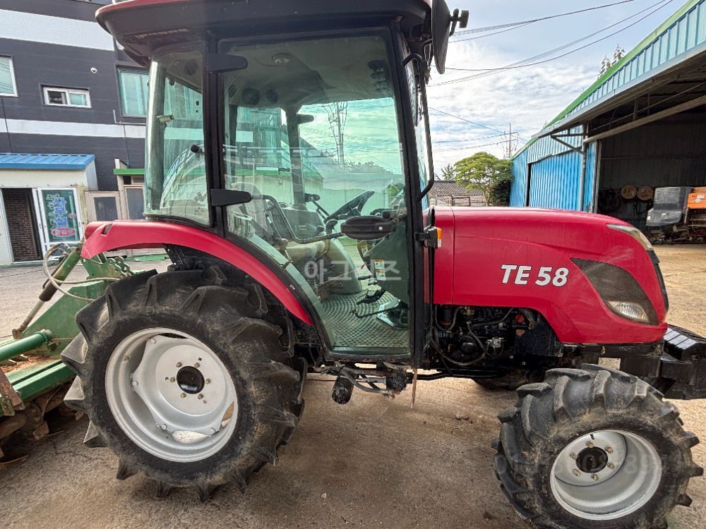 TYM Tractor TE58 (55hp) 뒤우측면