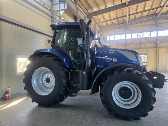 NewHolland Tractor T7.210 (165hp) 앞좌측면