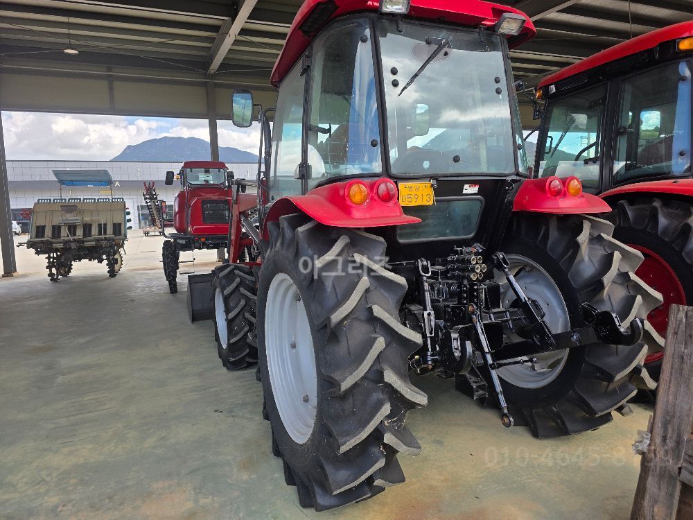 TYM 트랙터 T552 (55마력) 뒤우측면