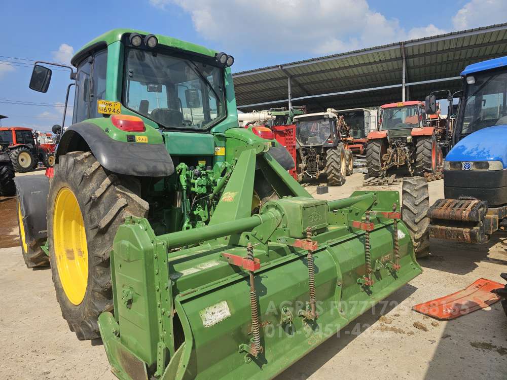 JohnDeere Tractor 6520 (110hp) 측면