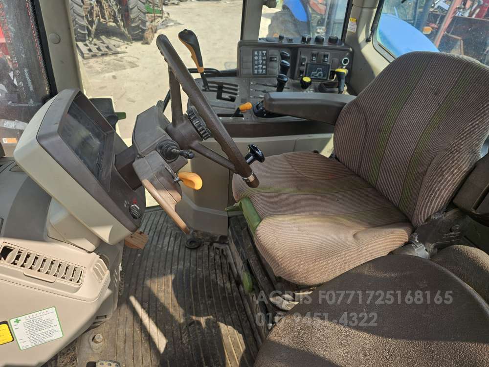 JohnDeere Tractor 6520 (110hp) 운전석