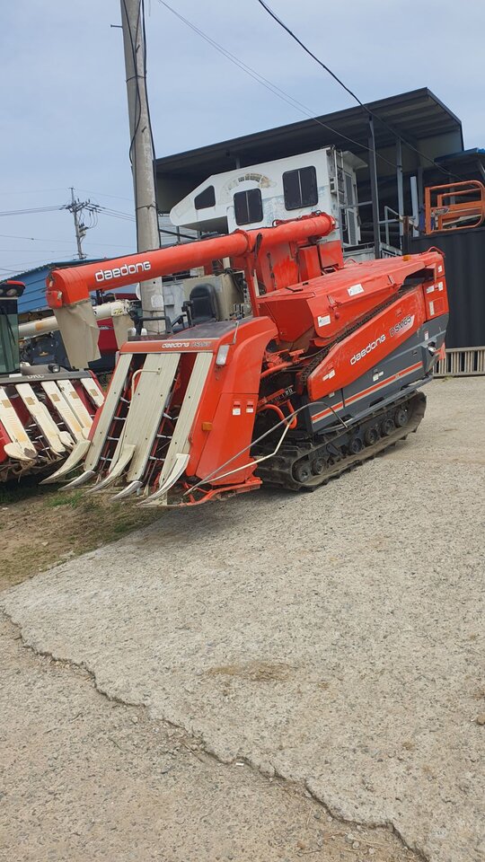 Daedong Combine Harvester DSM65 (4Rows) 앞좌측면