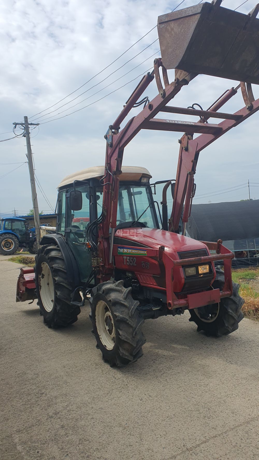 TYM Tractor T552 (55hp) 뒤우측면