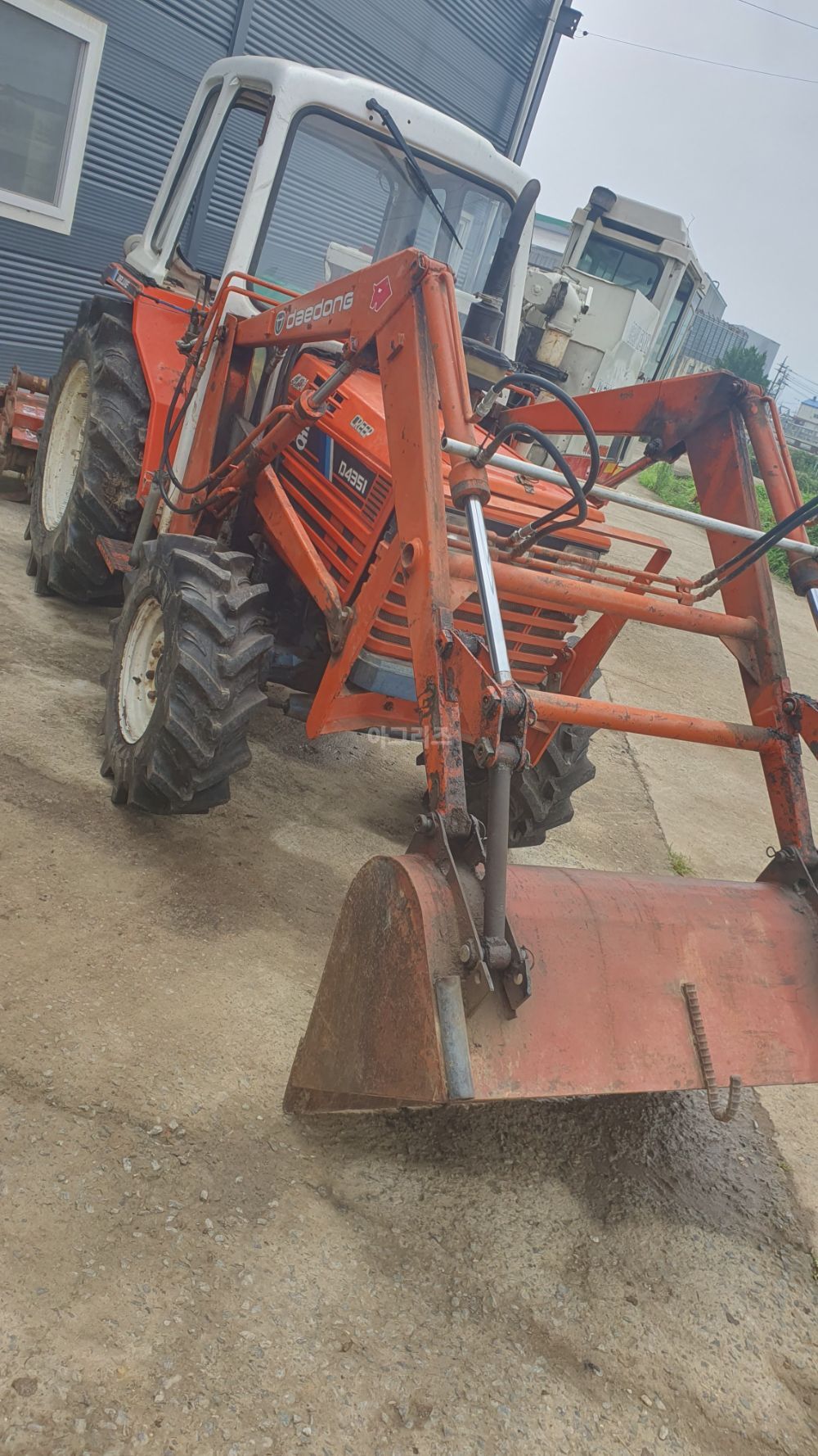 대동 트랙터 D4351 (43마력) 뒤우측면