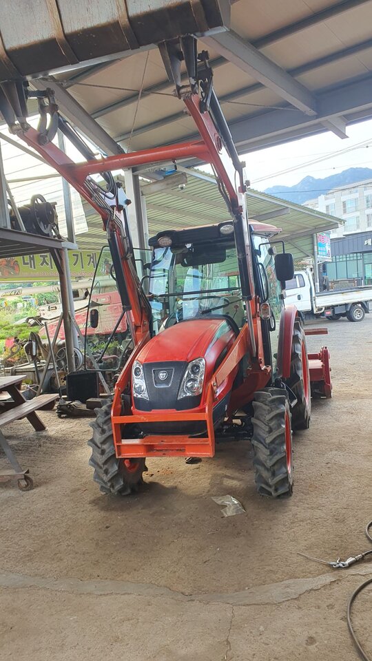 대동 트랙터 NX550 (55마력) 앞좌측면