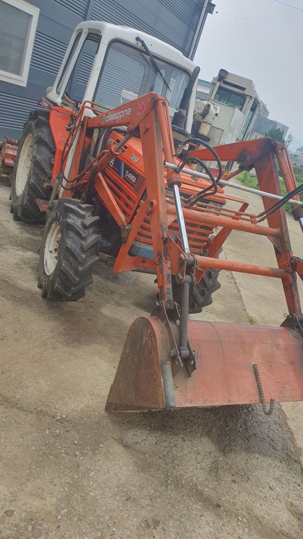 대동 트랙터 D4351 (43마력) 뒤우측면