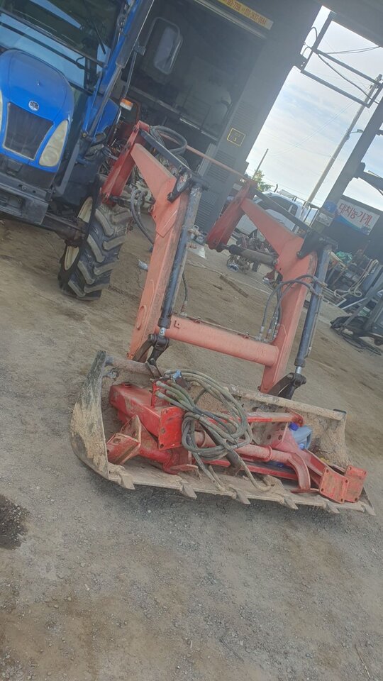 Kukje Loader F45 한일  앞좌측면