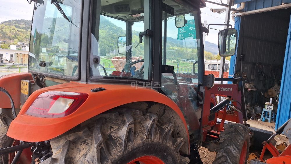 대동 트랙터 RX600 (60마력) 뒤우측면