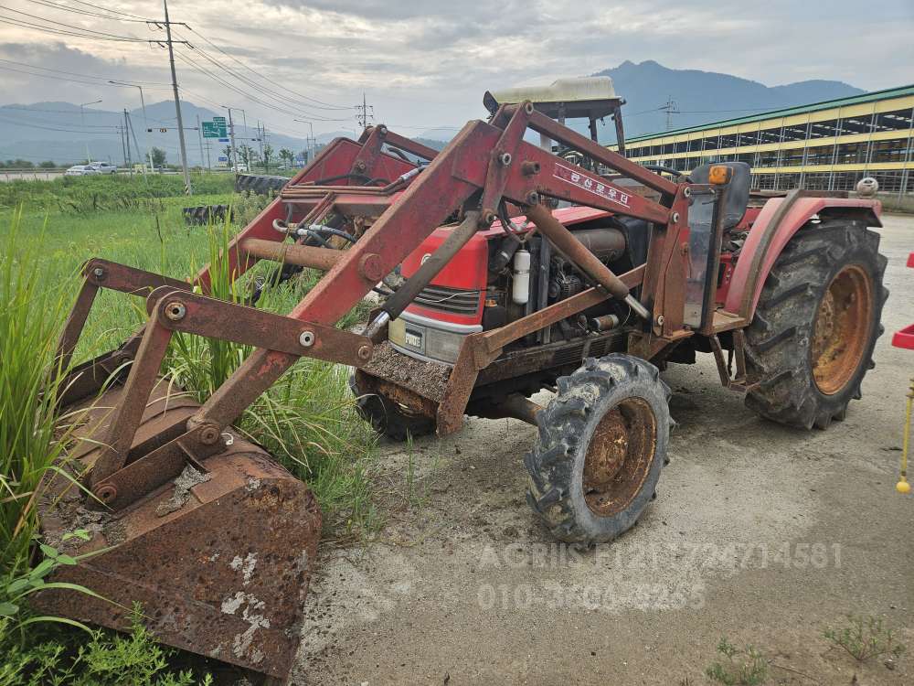 국제 트랙터 F415 (40마력) 앞좌측면