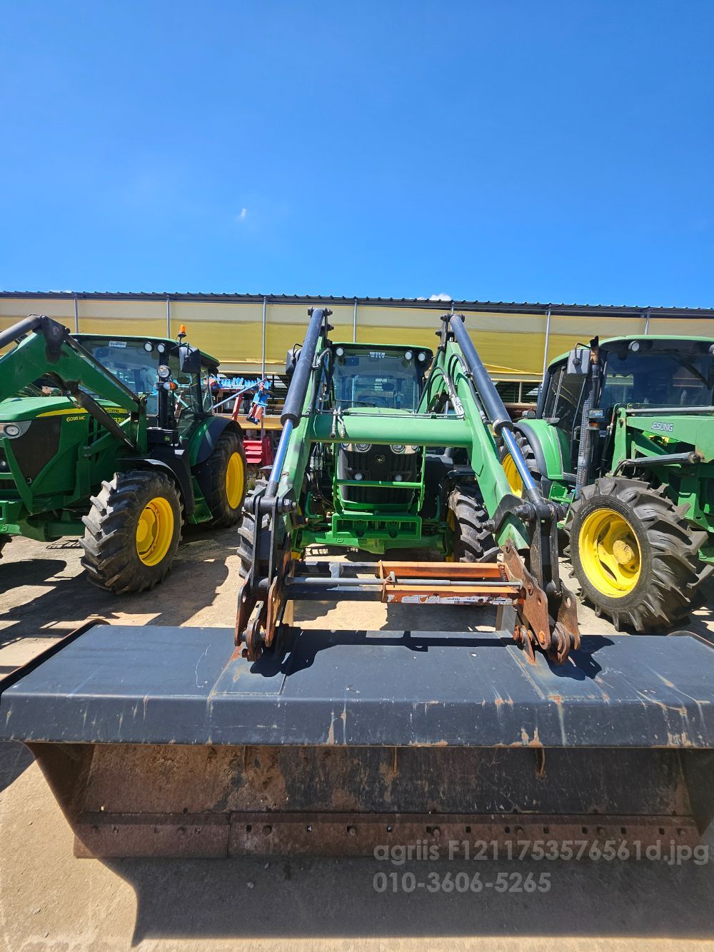 JohnDeere Tractor 6095MC (95hp) 뒤우측면