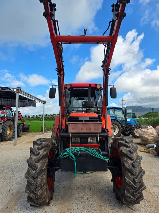 Kubota Tractor GM90 (90hp) 앞좌측면
