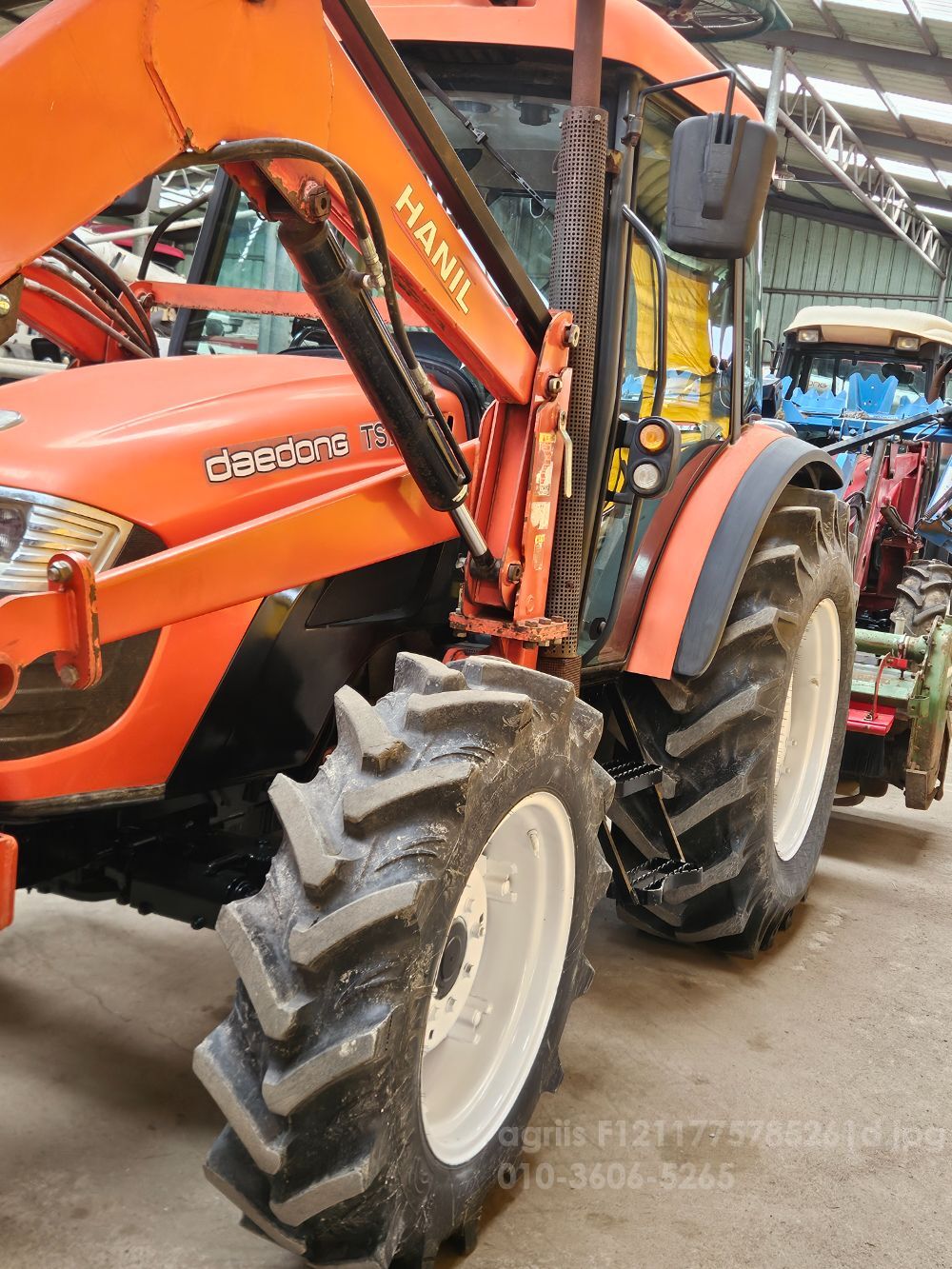 Daedong Tractor TS70 (68hp) 뒤우측면