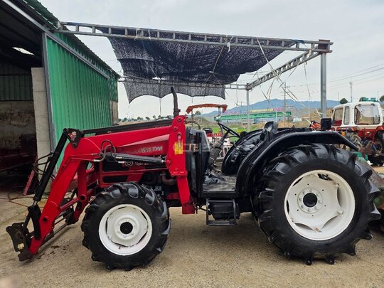 TYM 트랙터 T550 (55마력) 앞좌측면