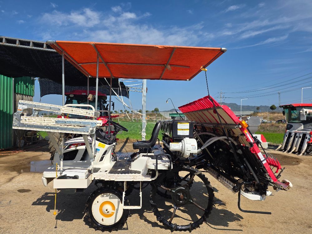Kukje Rice transplanter RGO-80SD (8Rows) 뒤우측면