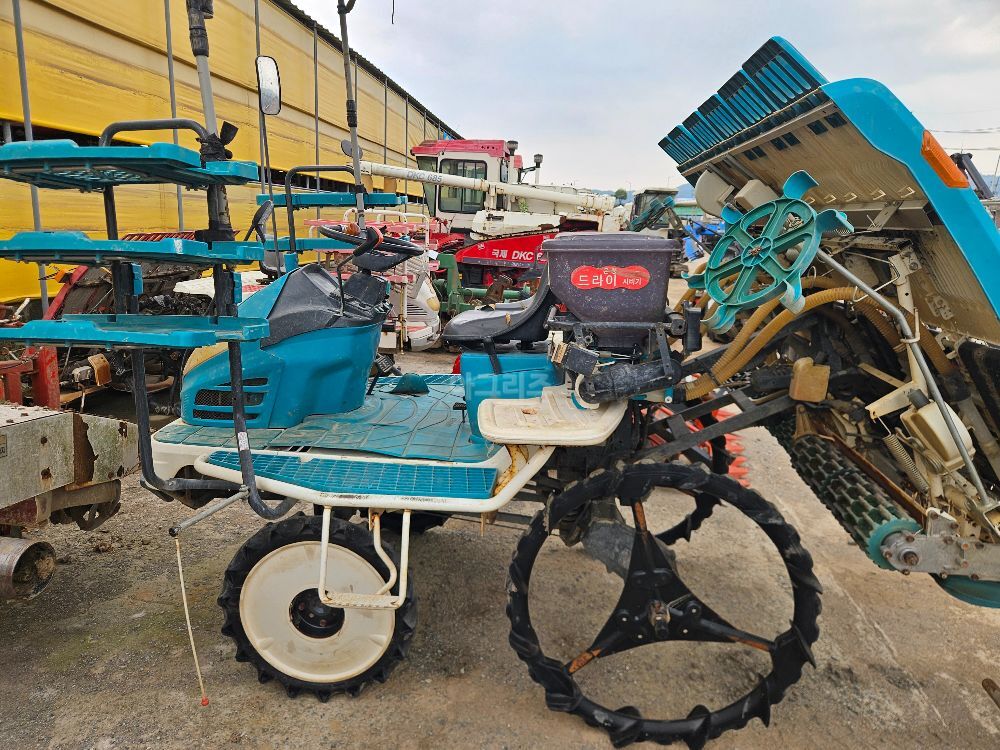 Kubota Rice transplanter KZP67F (6Rows) 뒤우측면