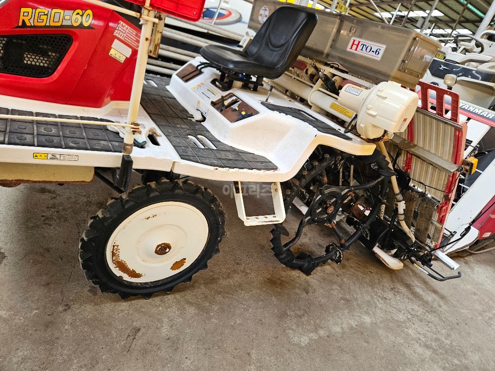Kukje Rice transplanter RGO-60 (6Rows) 뒤우측면