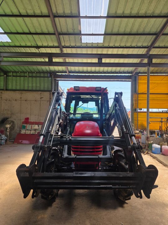 Kukje Tractor EF585 (58hp) 앞좌측면