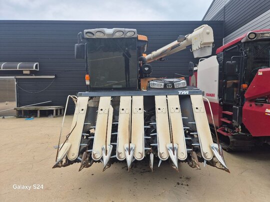 Iseki Combine Harvester HJ7135 (7Rows) 앞좌측면