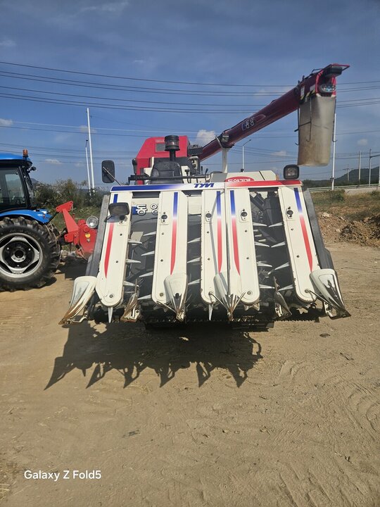 TYM Combine Harvester C805G (5Rows) 앞좌측면