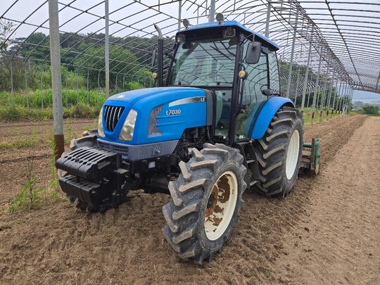 LS 트랙터 L7030 (85마력) 앞좌측면