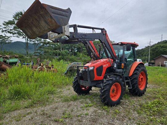 Kubota Tractor M5-101SE (115hp) 앞좌측면