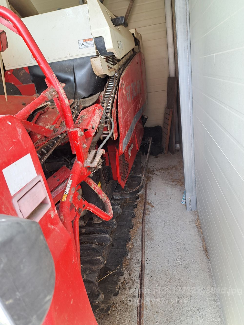 국제 콤바인 DKC865 (5조식) 뒤우측면