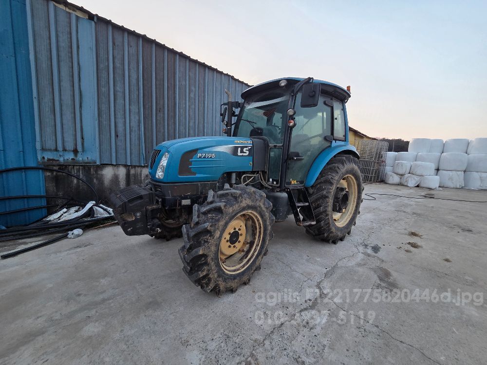 LS 트랙터 XP7095 (95마력) 뒤우측면