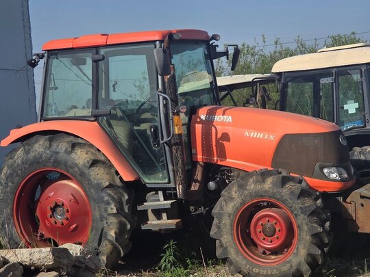 Kubota Tractor M110X (110hp) 앞좌측면