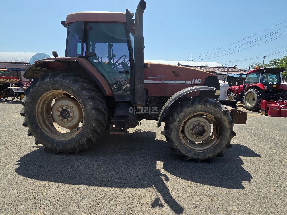 케이즈 트랙터 MX110 (110마력) 뒤우측면
