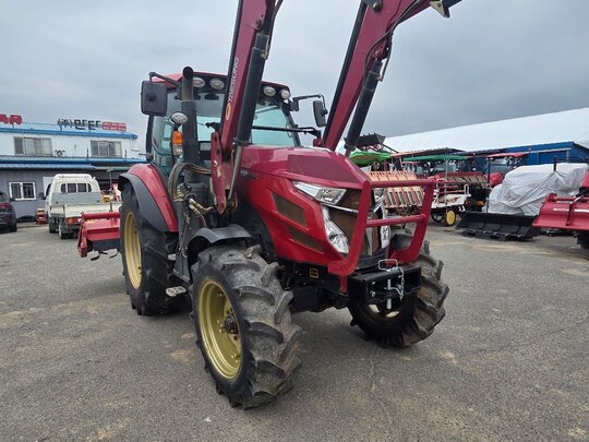 Yanmar Tractor YT5101A (101hp) 앞좌측면