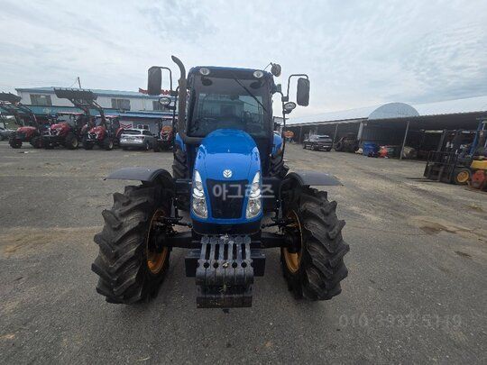 뉴홀랜드 트랙터 T5060 (105마력) 앞좌측면