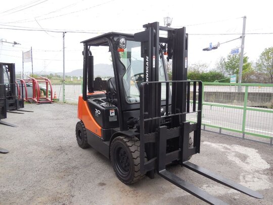  Forklift 두산 D30S-5 (3톤) 앞좌측면