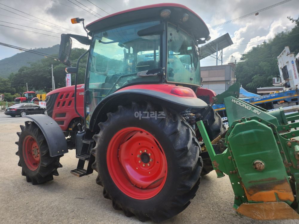 Kukje Tractor LUXEN1100E (111hp) 뒤우측면