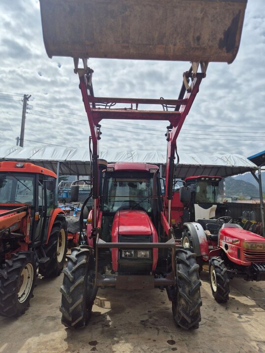 TYM 트랙터 T720S (72마력) 앞좌측면