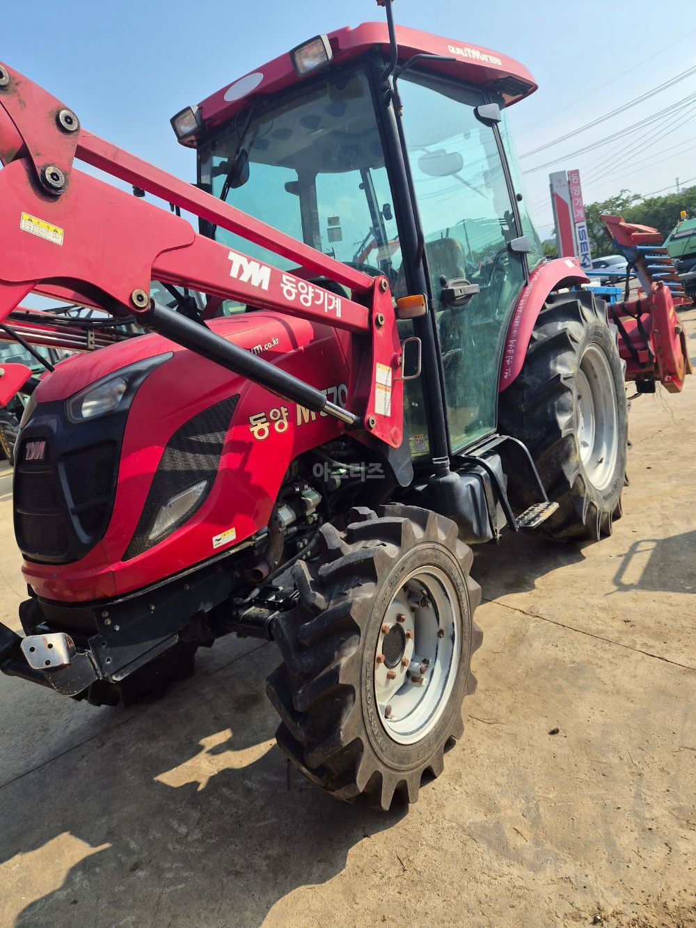 TYM 트랙터 M570 (57마력) 뒤우측면