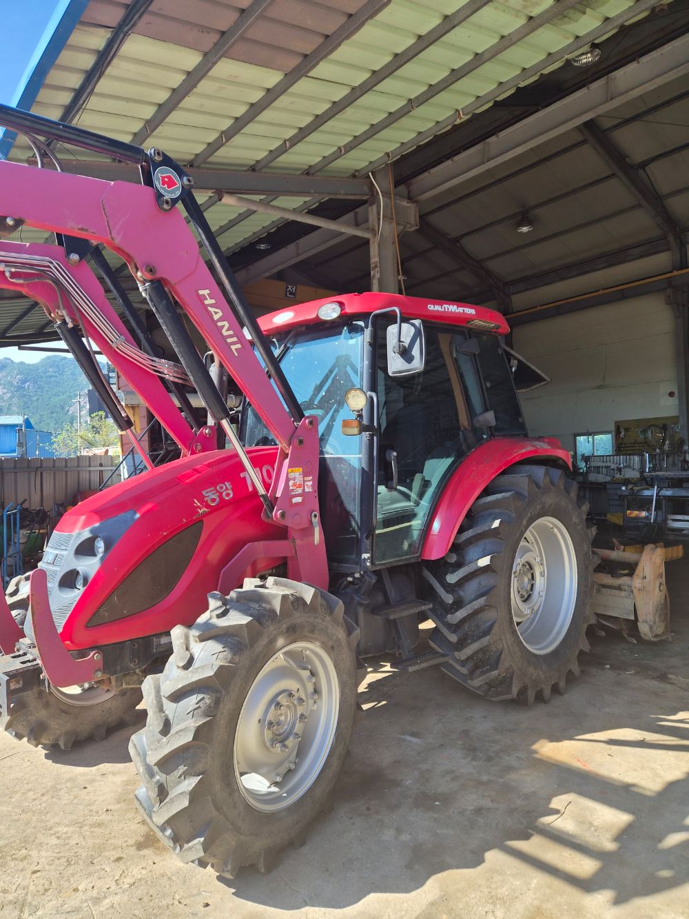 TYM 트랙터 T1003 (100마력) 뒤우측면