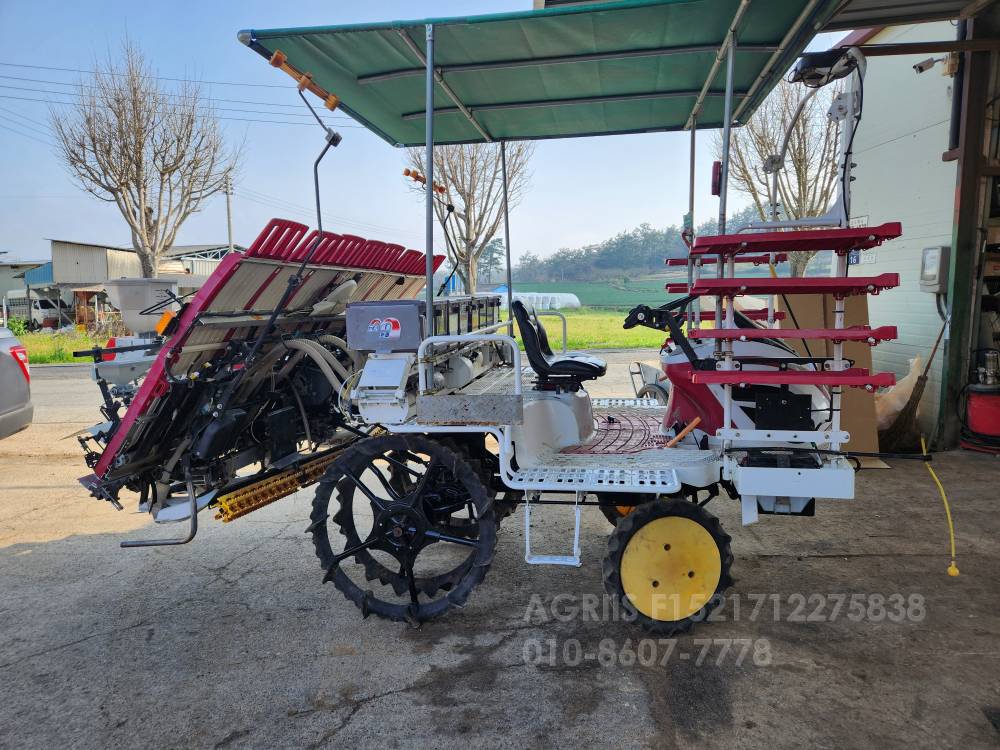 Yanmar Rice transplanter YR8D (8Rows) 뒤우측면