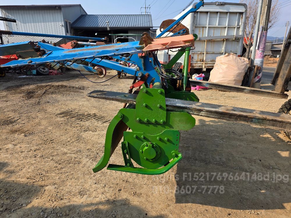 웅진 WJR210 로타리 웅진WJR210 (경폭210cm) 뒤우측면