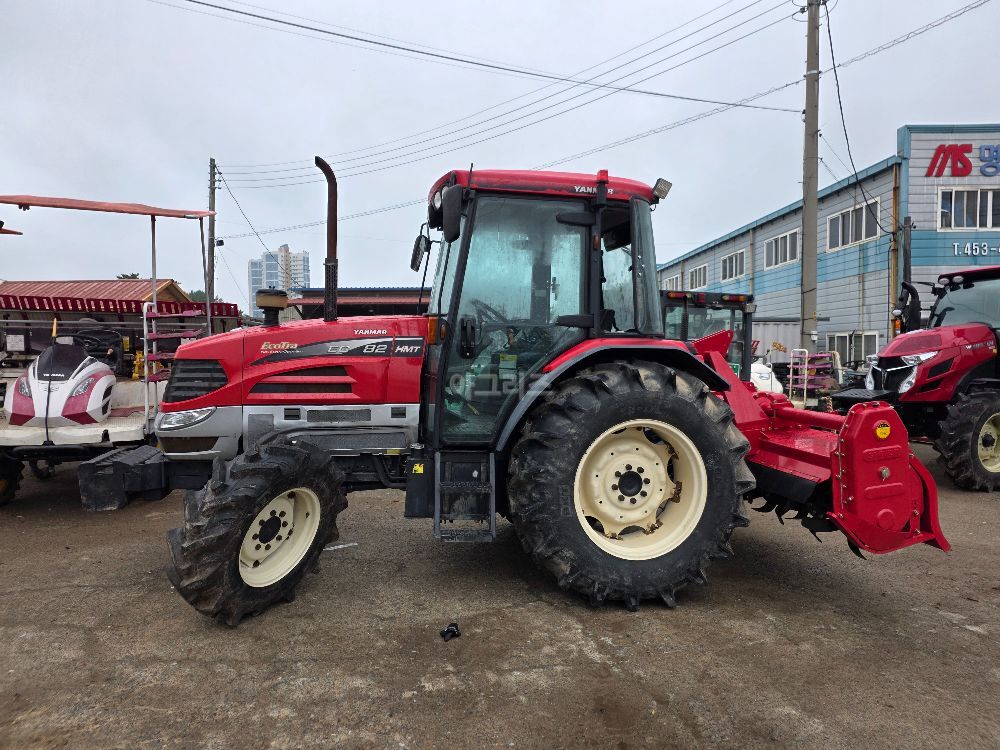 얀마 트랙터 EG782 (82마력) 뒤우측면