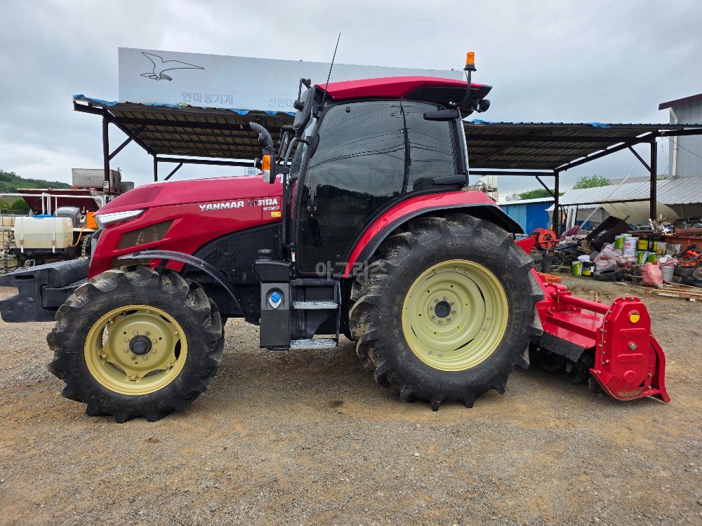 Yanmar Tractor YT5113A (113hp) 뒤우측면