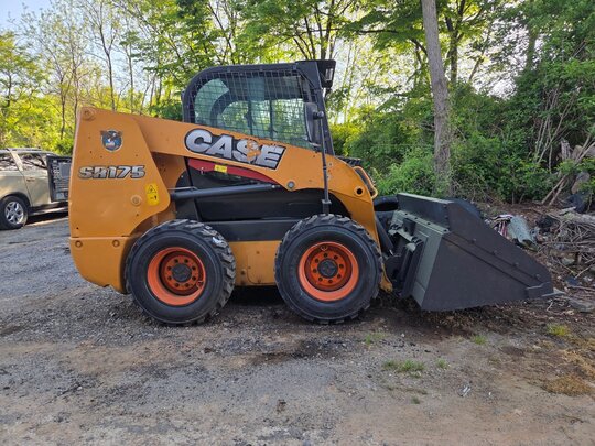  Skid steer loader 케이스SR175  앞좌측면