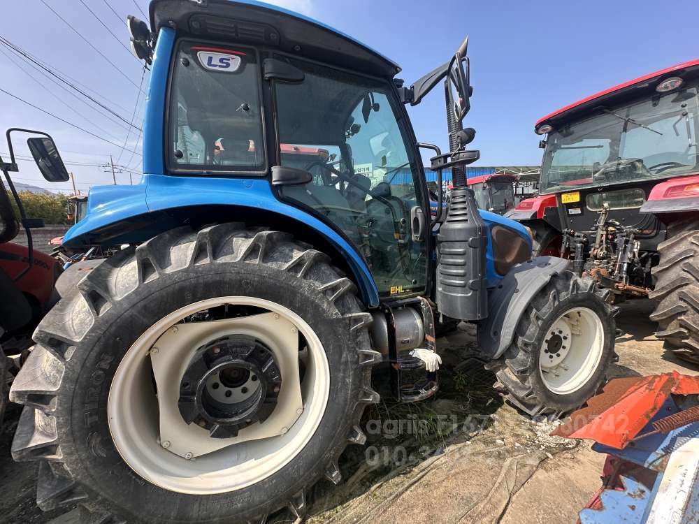 LS Tractor XP7095 (95hp) 운전석