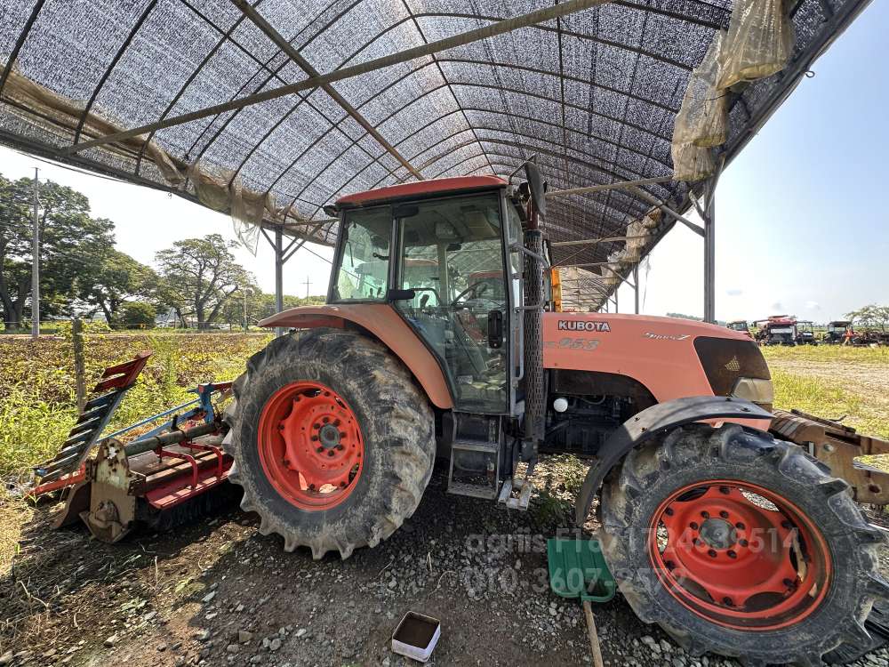 Kubota Tractor MZ953 (95hp) 뒤우측면